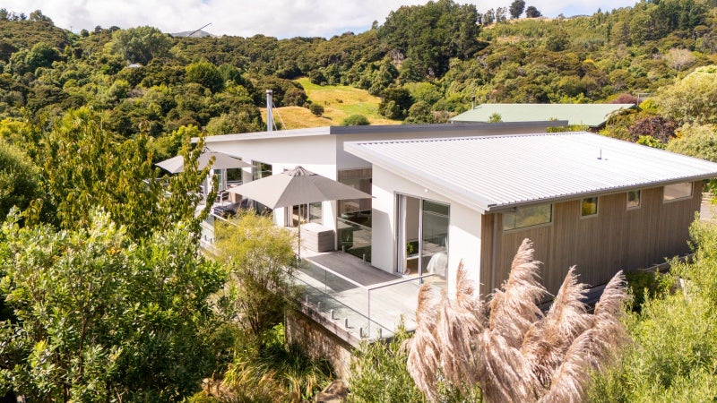 3 Rue Renard, Akaroa, Banks Peninsula, Canterbury - Carousel 1