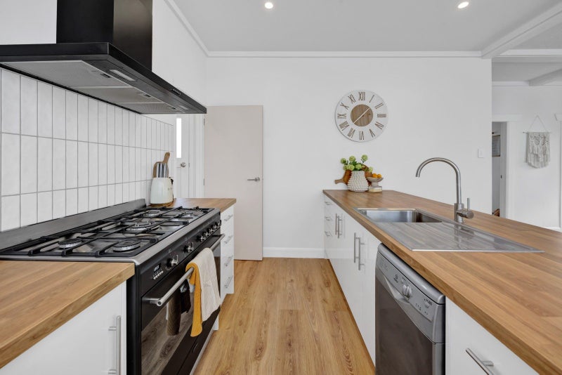 21 High Street West, Waitara, Waitara - Carousel 2