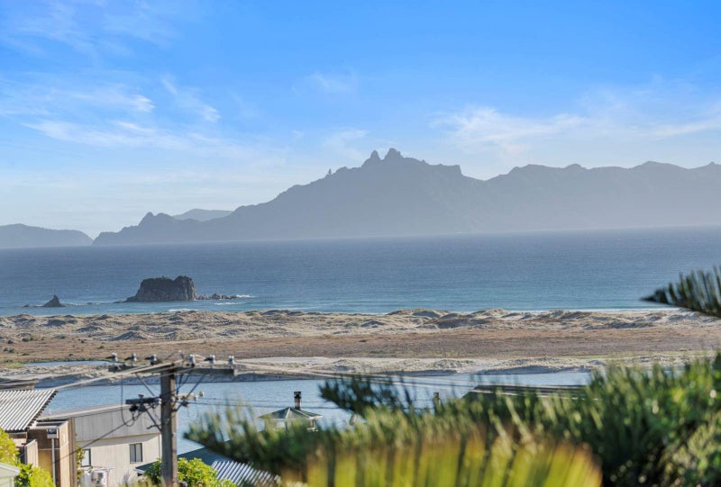 2 Heather Street, Mangawhai Heads, Kaipara, Northland - Carousel 2