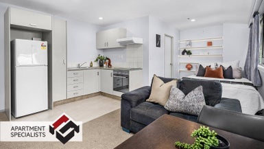 2 Whitaker PL, Grafton, Auckland - Carousel 1