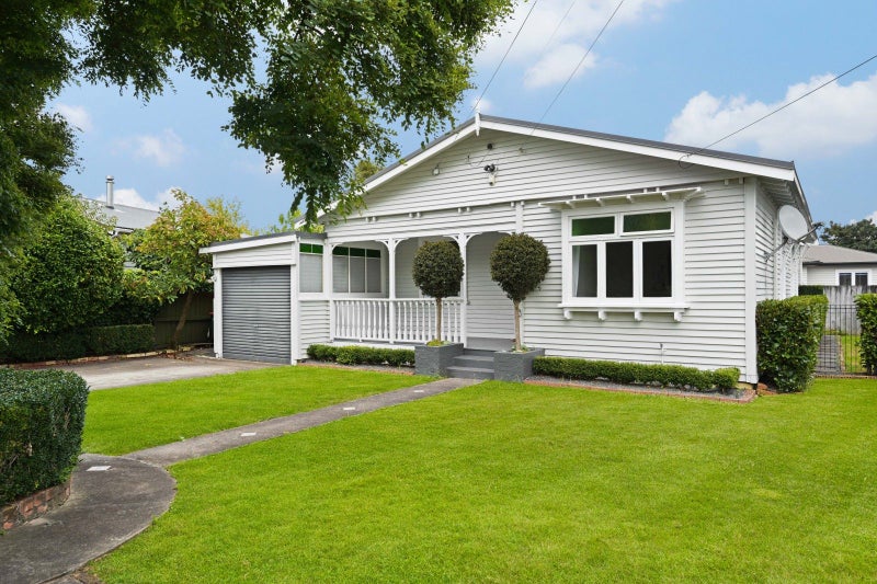 3 Matai Street, Maeroa, Hamilton - Carousel 1