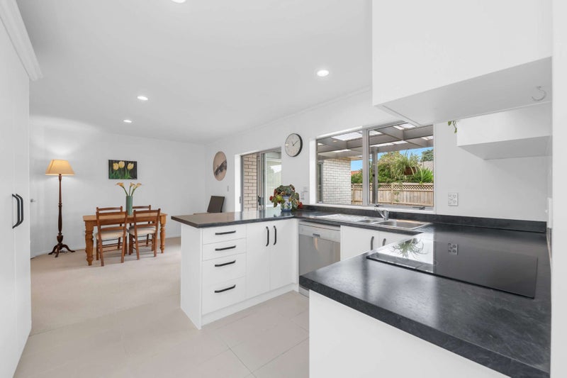 6 Lushington Place, Huntington Park, Auckland - Carousel 6