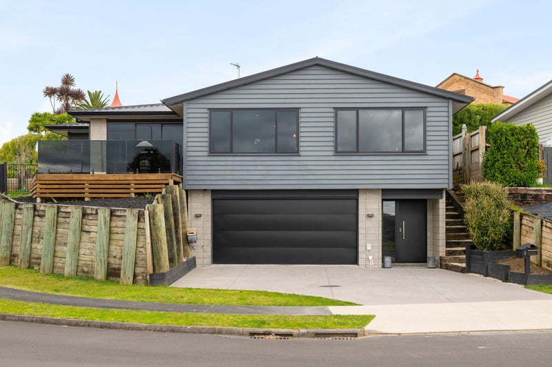 3 Gregson Drive, Huntly, Huntly - Carousel 1