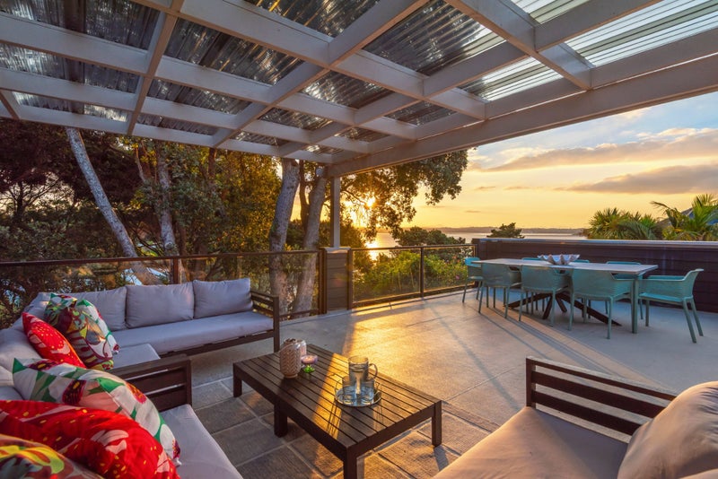 8 Poaka Place, Beach Haven, Auckland - Carousel 2