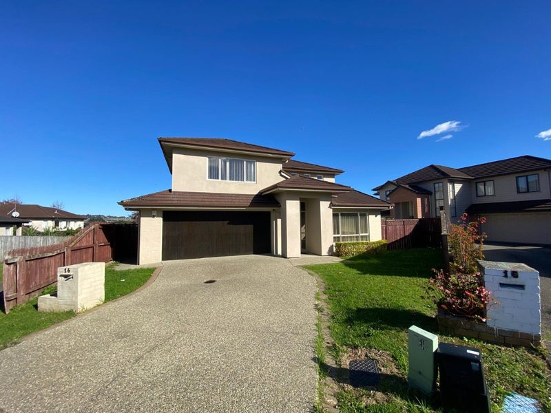 14 Seresin Crescent, Flat Bush, Auckland - Carousel 1