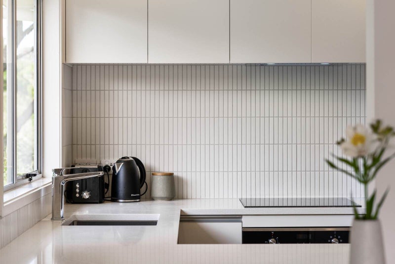 2/20 Scarlock Avenue, Browns Bay, Auckland - Carousel 2