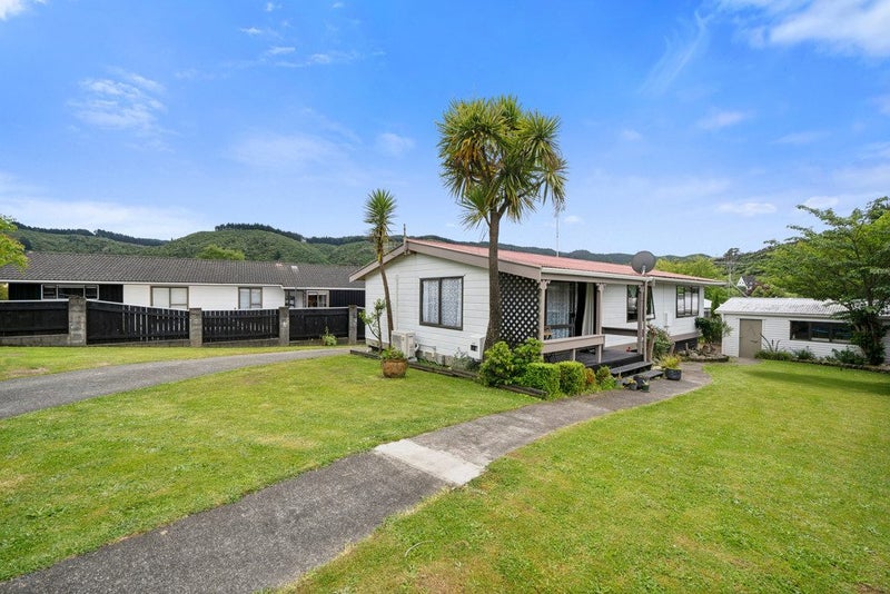 10 Jasper Grove, Birchville, Upper Hutt - Carousel 1