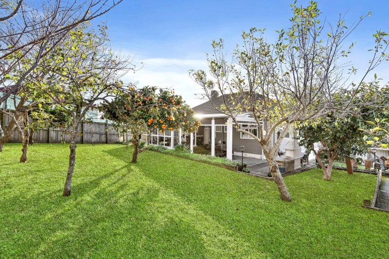 2 Oran Road, Panmure, Auckland - Carousel 2