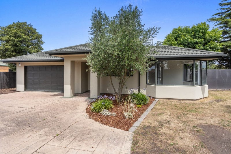 2 Anne Ward Lane, Burwood, Christchurch - Carousel 1