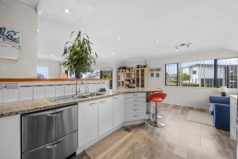 1/43 Devon Road, Bucklands Beach, Auckland - Carousel 2