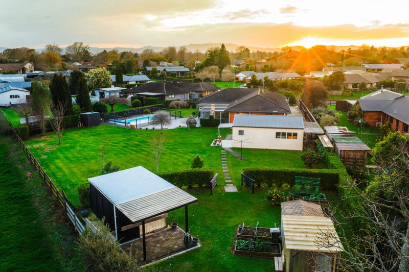 8 De La Mare Drive, Leamington, Cambridge - Carousel 23