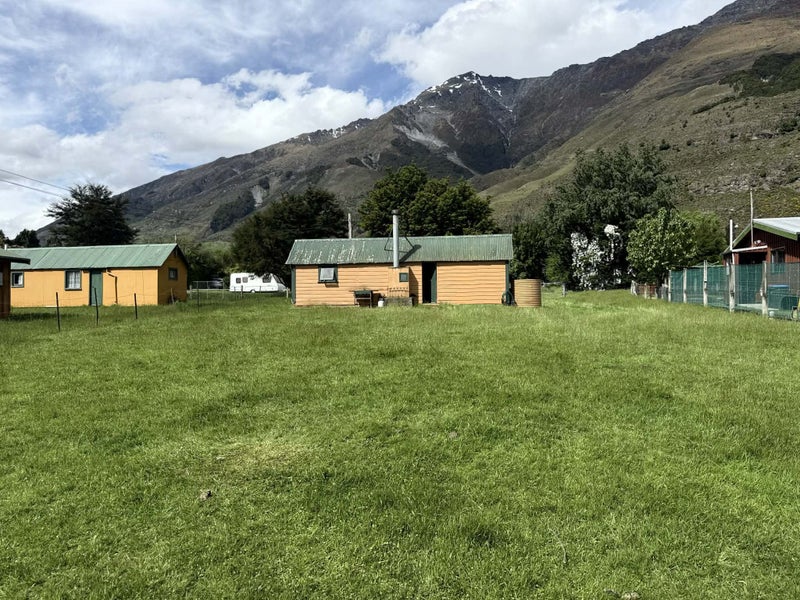 27 Kiwi Street, Makarora, Wānaka - Carousel 1