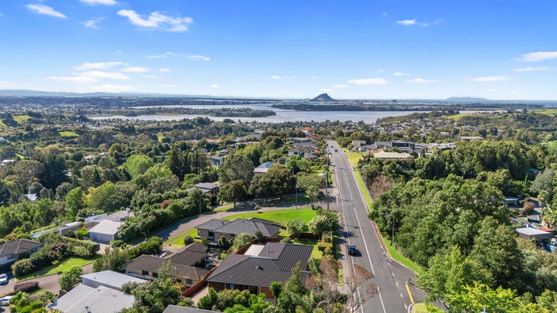 132 Waikite Road, Welcome Bay, Tauranga - Carousel 2
