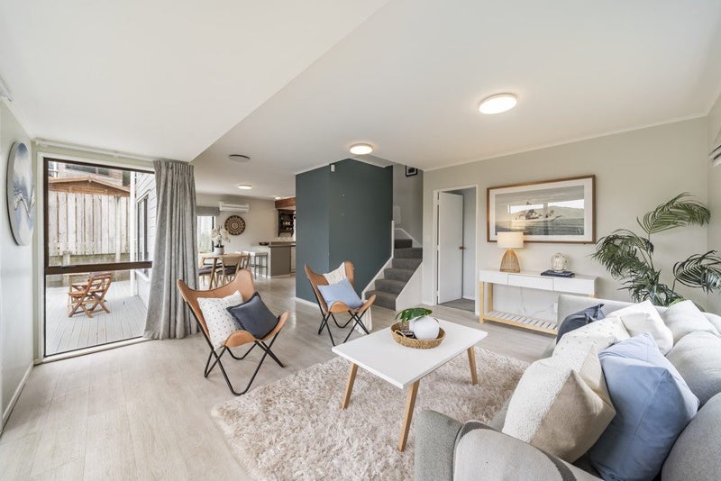 66 Woodhouse Avenue, Karori, Wellington - Carousel 1