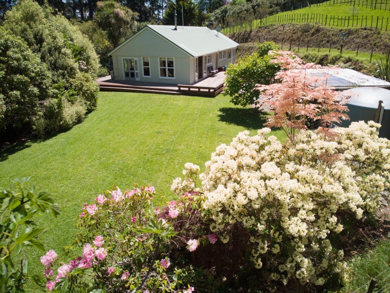 5C Janet Frame Way, Whitemans Valley, Upper Hutt - Carousel 1