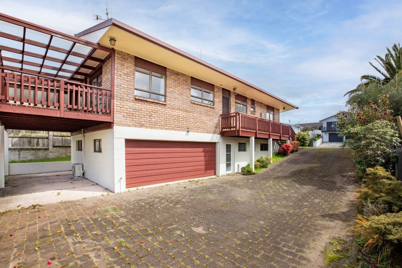 29 Lachlan Drive, Dinsdale, Hamilton - Carousel 1