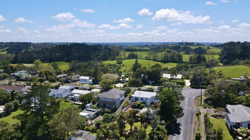 76 Mcentee Road, Waitakere, Auckland - Carousel 2