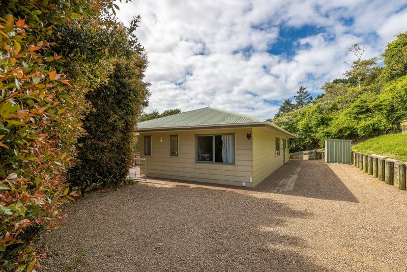 29B Calais Terrace, Ostend, Waiheke Island - Carousel 17