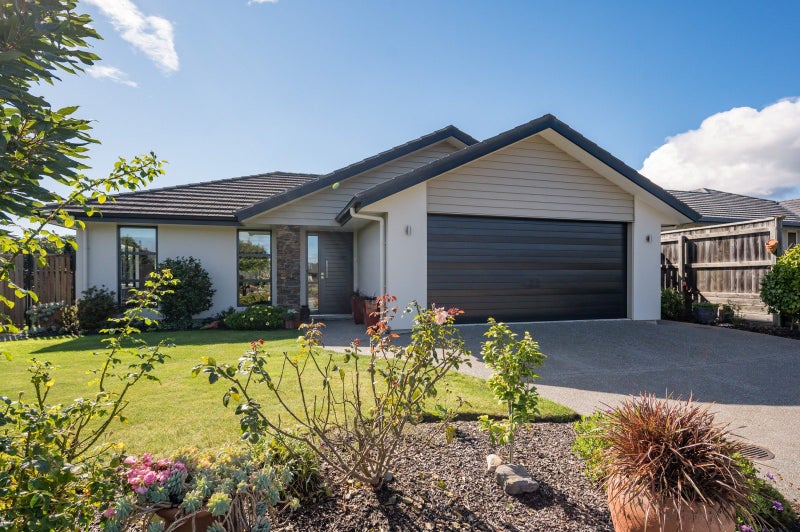 9 Langdale Drive, Richmond - Carousel 2