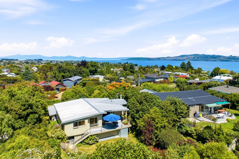 48 Chesham Avenue, Waipahihi, Taupo - Carousel 2