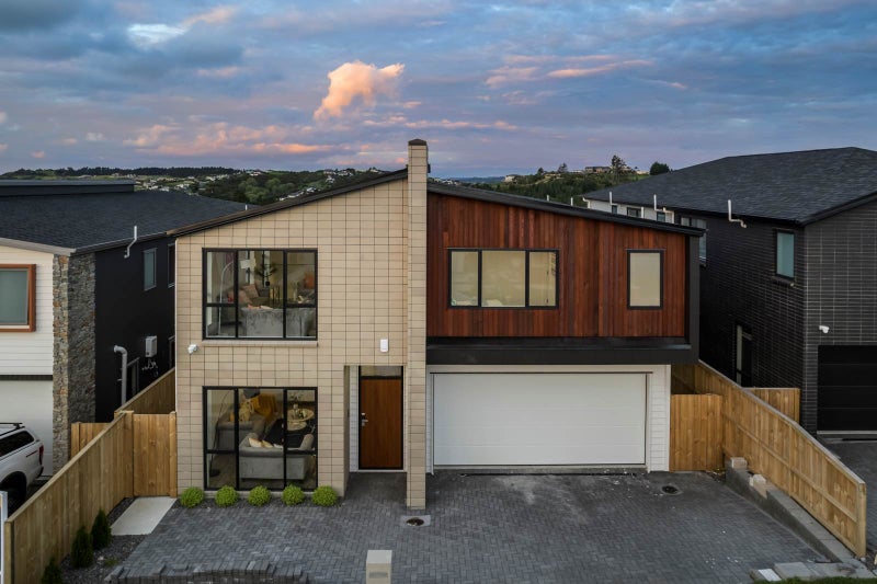 69 Michael Bosher Way, Flat Bush, Auckland - Carousel 1