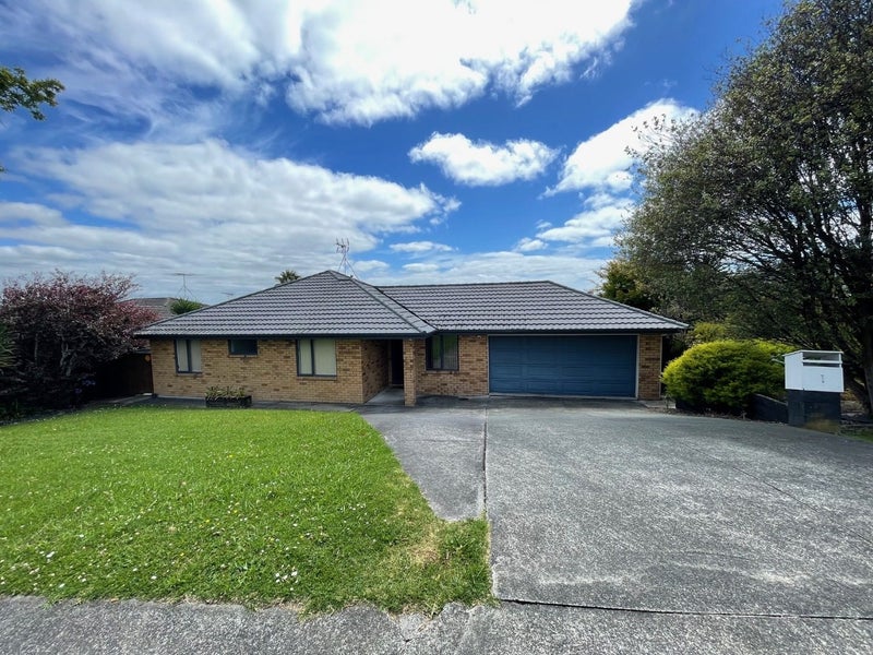 1 Summerland Drive, Henderson, Auckland - Carousel 1