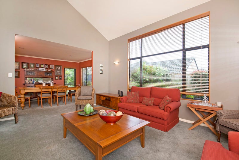 35 Westerham Drive, Dannemora, Auckland - Carousel 2