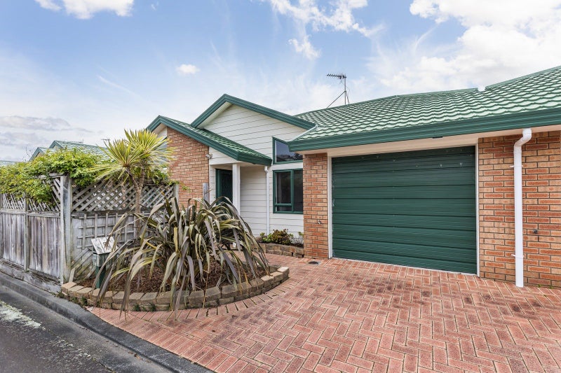 2/3 Byron Street, Miramar, Wellington - Carousel 1