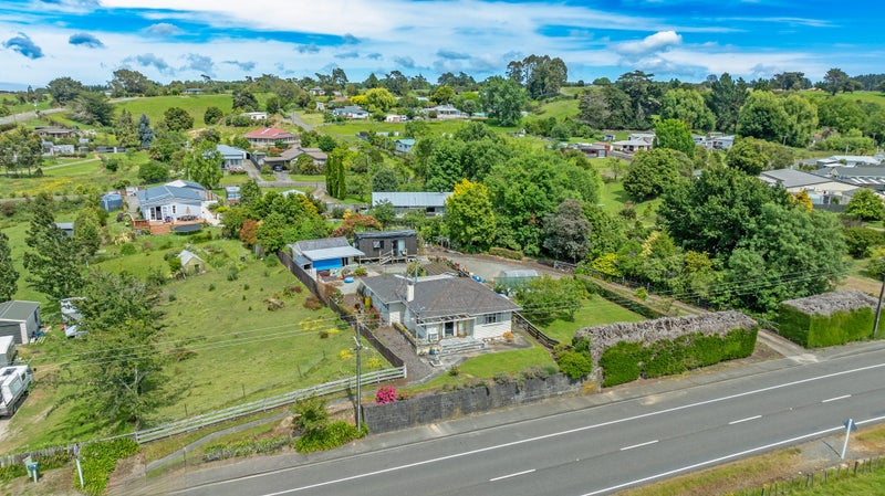 1061 Halcombe Road, Feilding - Carousel 1