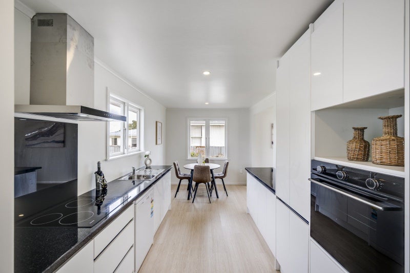 11 Kelvin Road, Maraenui, Napier, Hawke's Bay - Carousel 1