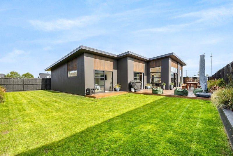 13 Russ Drive, Lincoln, Lincoln - Carousel 1