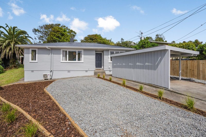 26 York Place, Cannons Creek, Porirua - Carousel 1