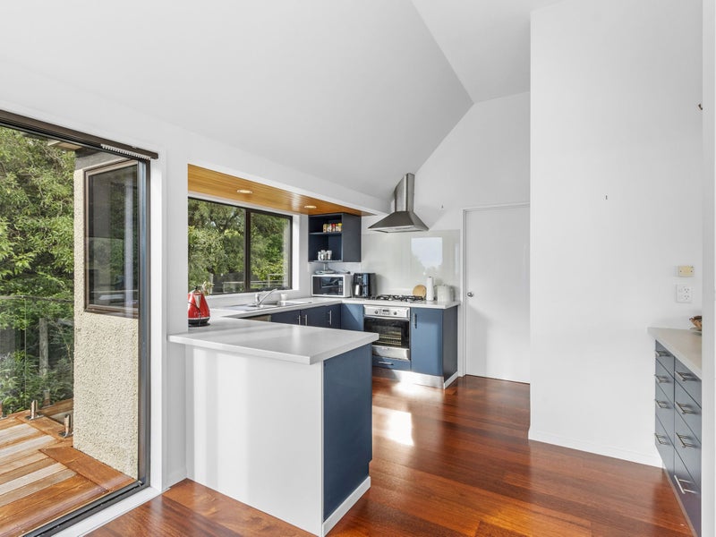 20 Inverness Lane, Redcliffs, Christchurch - Carousel 2