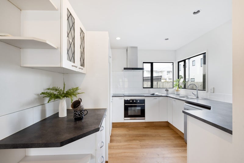 2/428 Manchester Street, St Albans, Christchurch - Carousel 2