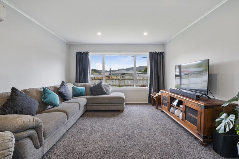 4 Kent Street, Wainuiomata, Lower Hutt - Carousel 2