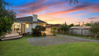 1/3 Mackenzie Street, Te Atatu South, Auckland - Carousel 1