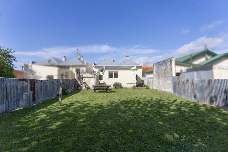 8 Dee Street, Oamaru - Carousel 15