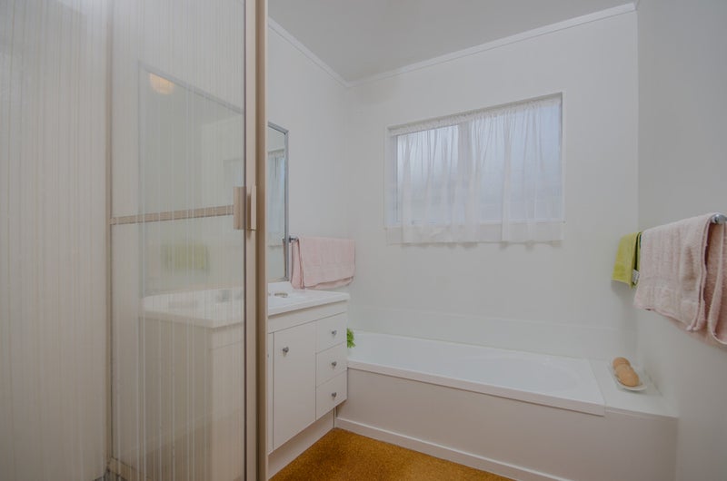 3/91 Lynwood Road, New Lynn, Auckland - Carousel 15