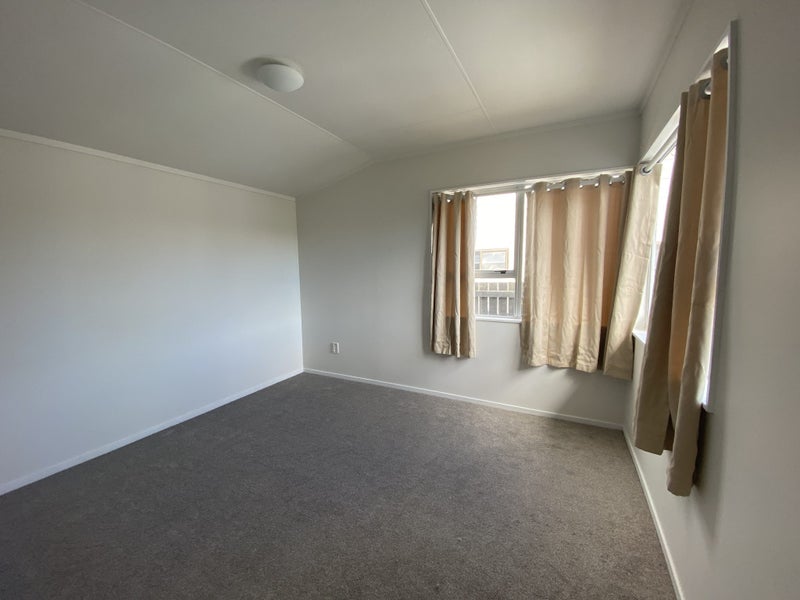 37 Seaward Place, Wattle Downs, Manukau City, Auckland - Carousel 2