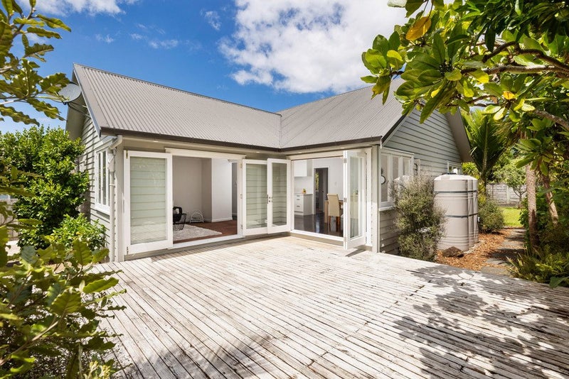 32 Pine Avenue, Henderson, Waitakere City, Auckland - Carousel 2