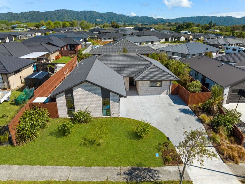 3 Matariki Terrace, Hamilton - Carousel 1