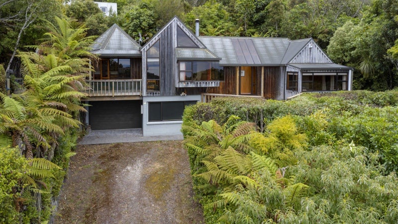 62 Hauraki Terrace, Pukawa Bay - Carousel 1