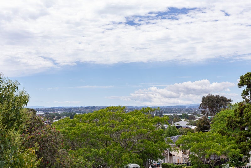 Property Valuation for 4/6 Lush Avenue, St Johns, Auckland Trade Me