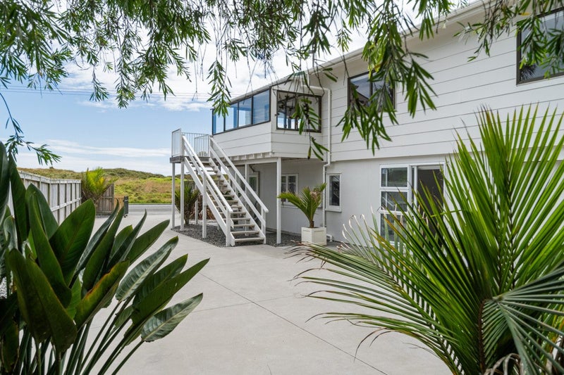 350 Papamoa Beach Road, Papamoa Beach, Papamoa - Carousel 2