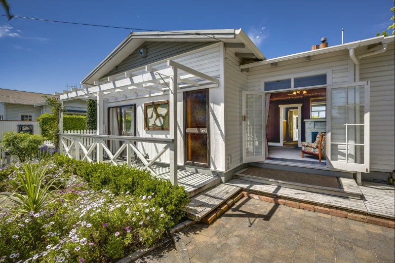 1209 Caroline Road, Mayfair, Hastings - Carousel 18