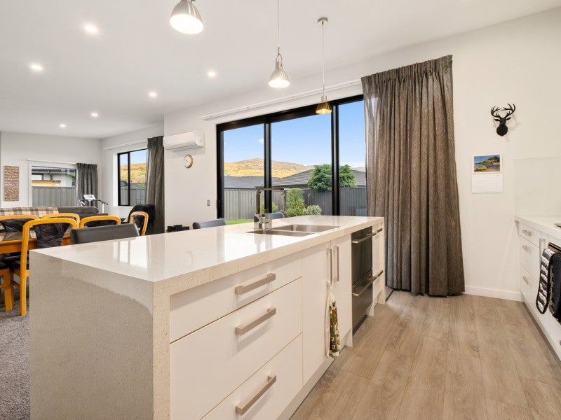 9 Caledonian Place, Cromwell, Cromwell - Carousel 2