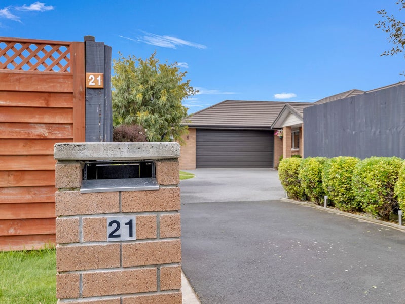 21 Catchpole Place, Woodend, Woodend - Carousel 23