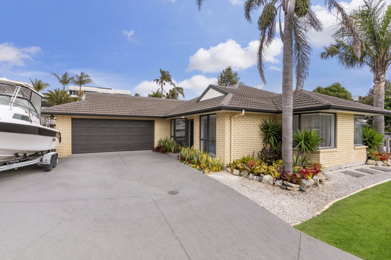 3 Gibbia Way, Beachlands, Auckland - Carousel 1