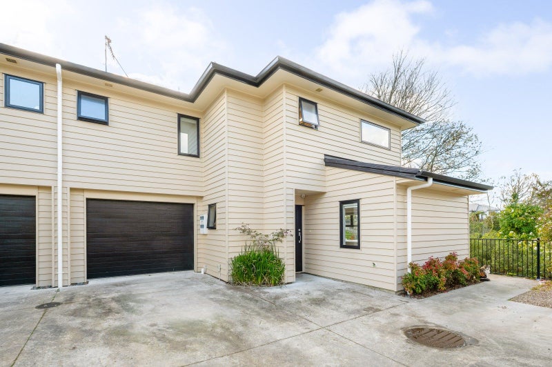 4/3 Manning Street, Hamilton Central, Hamilton - Carousel 1