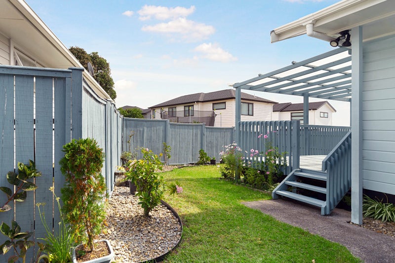 1/23 Mickle Street, Te Atatu South, Auckland - Carousel 1